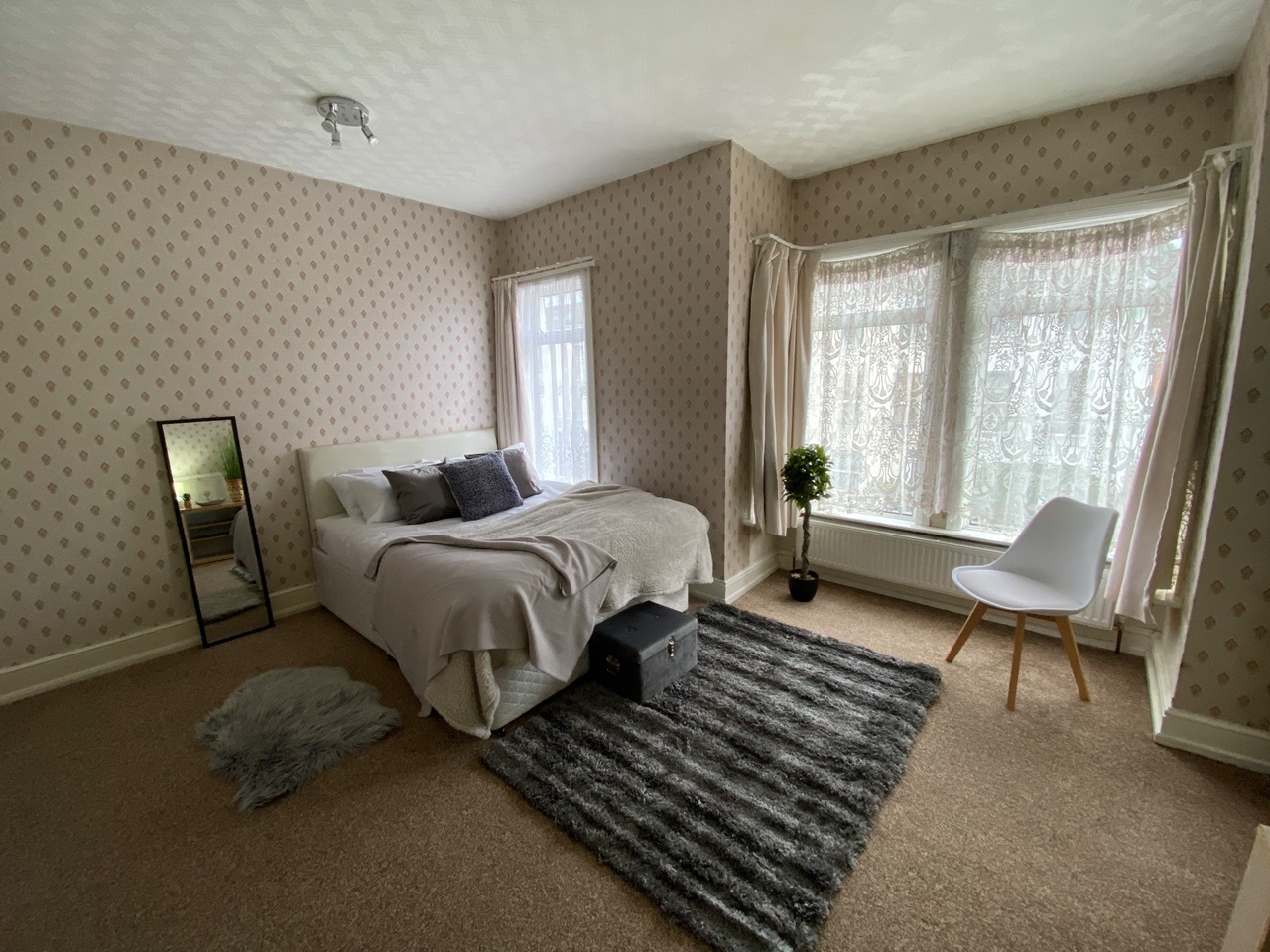 Hounslow Room in a Shared House, Heath Road, TW3 To Rent Now for £