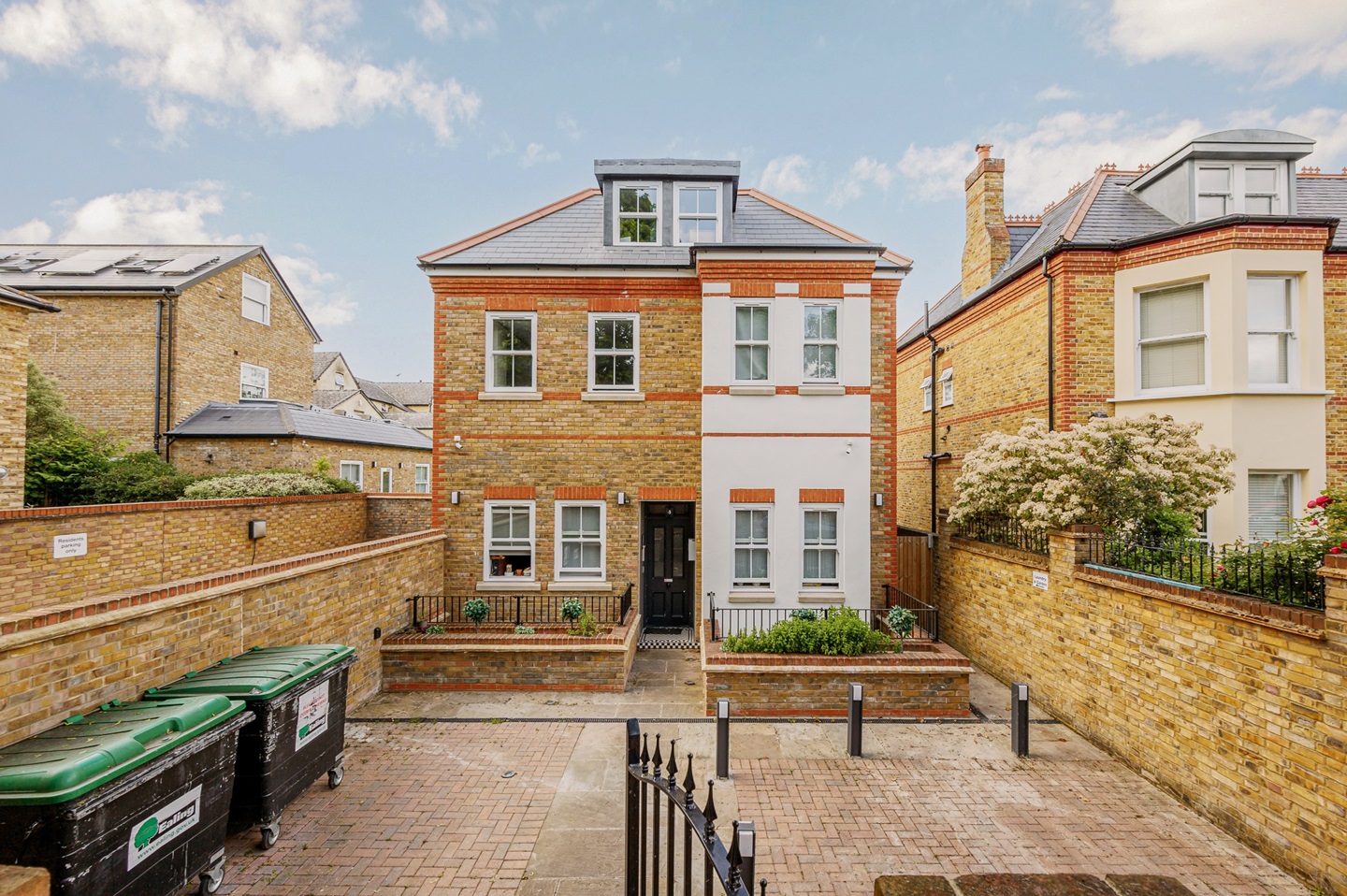 Ealing Studio Flat, Ackley House, W5 To Rent Now for £1,400.00 p/m