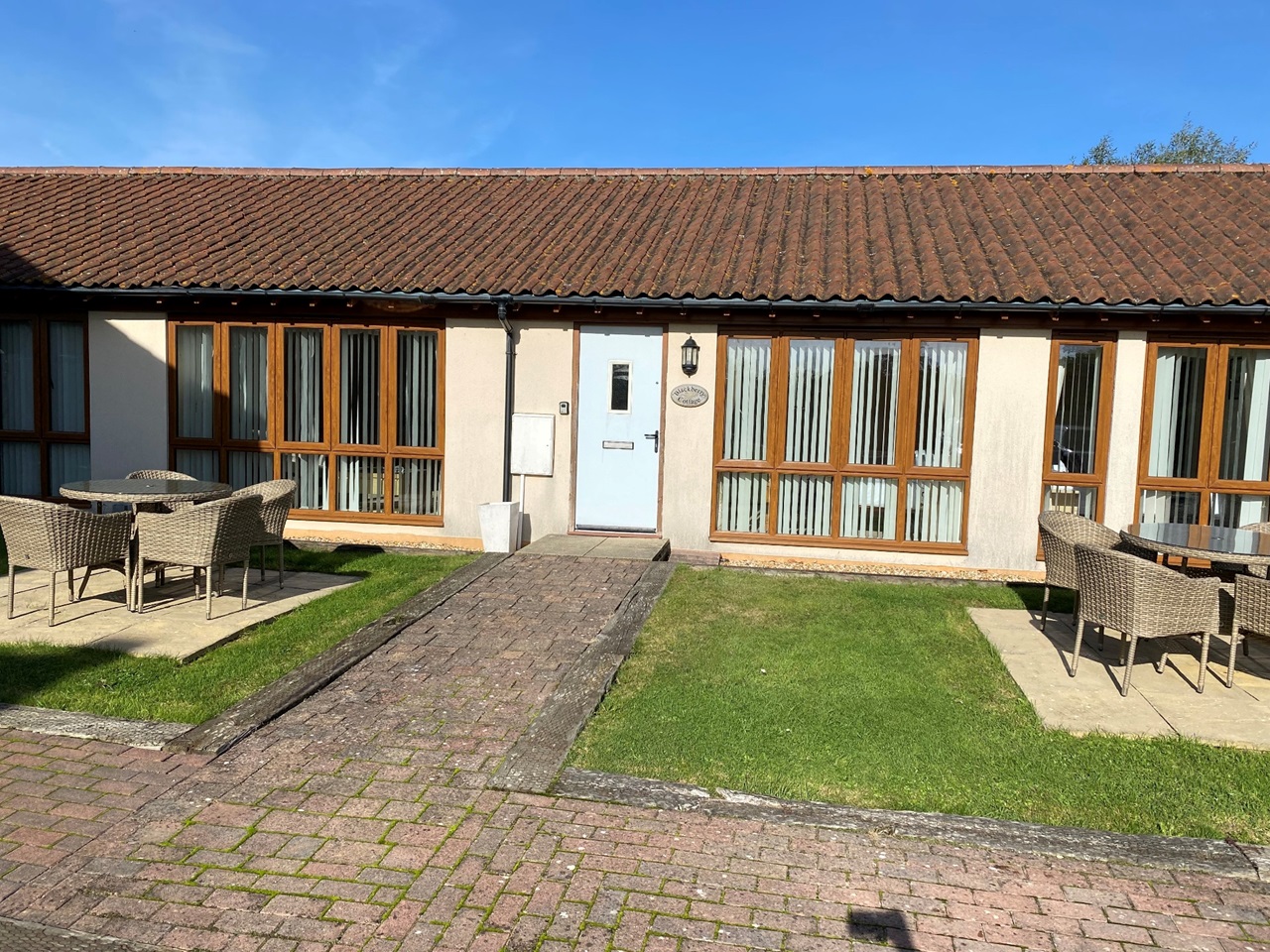 Hewish, WestonSuperMare 2 Bed Bungalow, West Rolstone Court, BS24