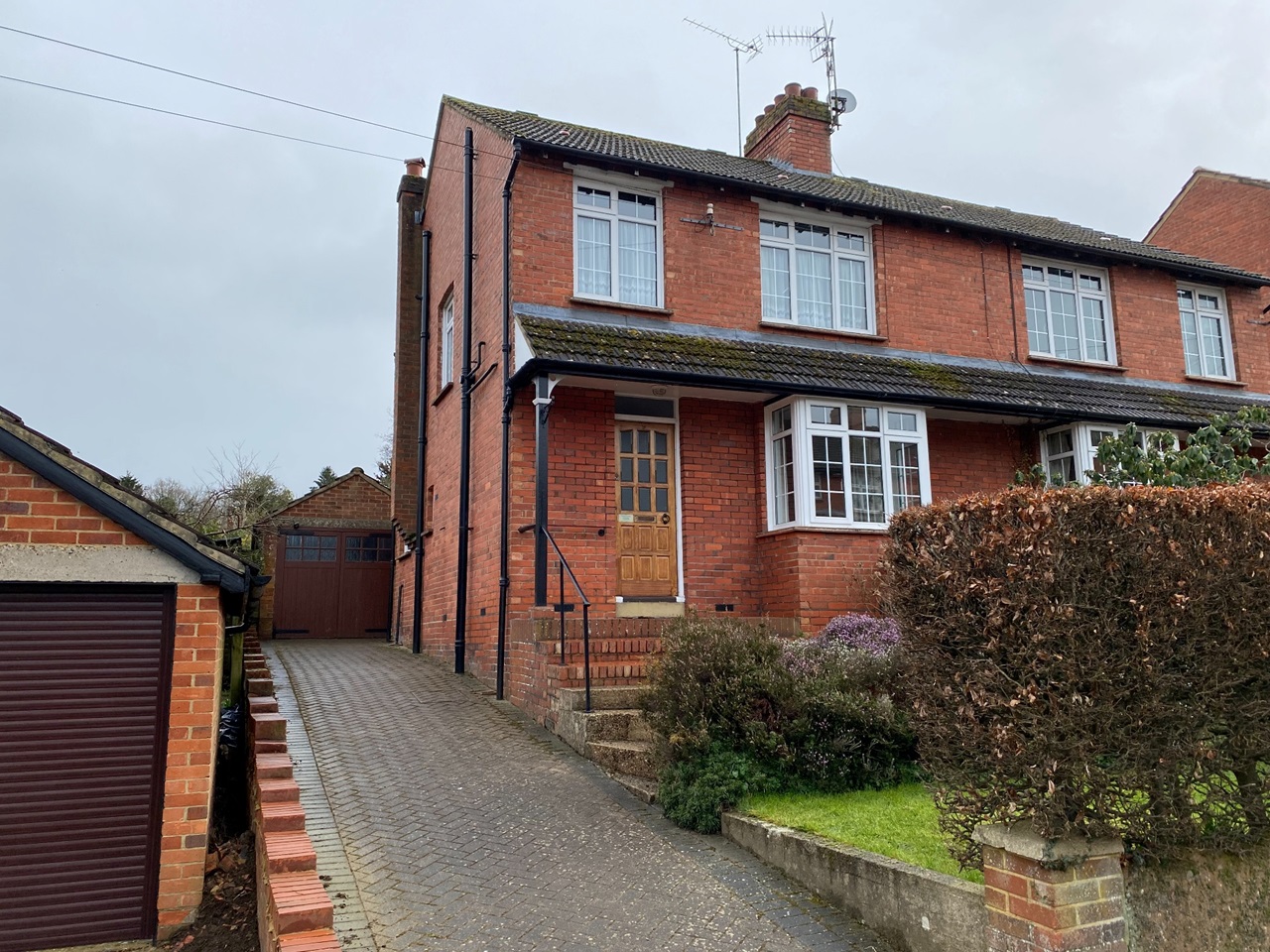 Dorking 3 Bed SemiDetached House, Cleardene, RH4 To Rent Now for £