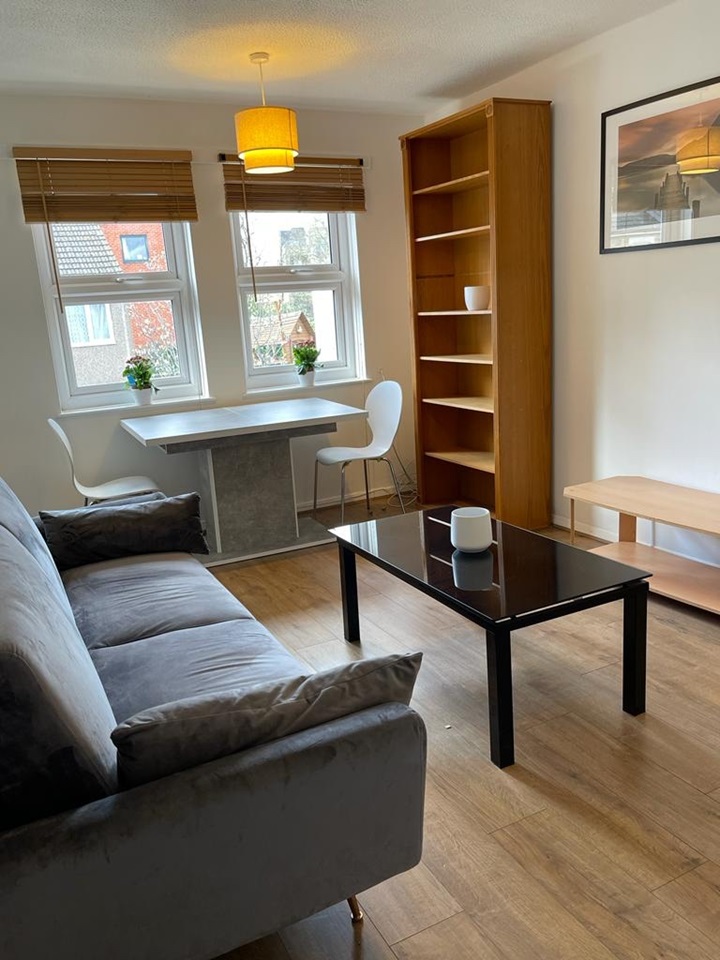 London 1 Bed Flat, Parkland Court, E15 To Rent Now for £1,550.00 p/m