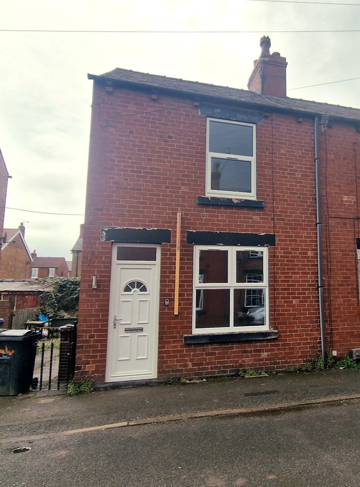 Royston, Barnsley 2 Bed SemiDetached House, Filey Avenue, S71 To