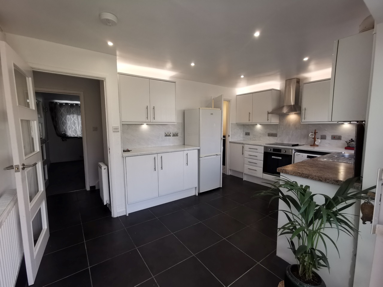 Bugbrooke, Northampton 3 Bed SemiDetached House, Smither Way, NN7