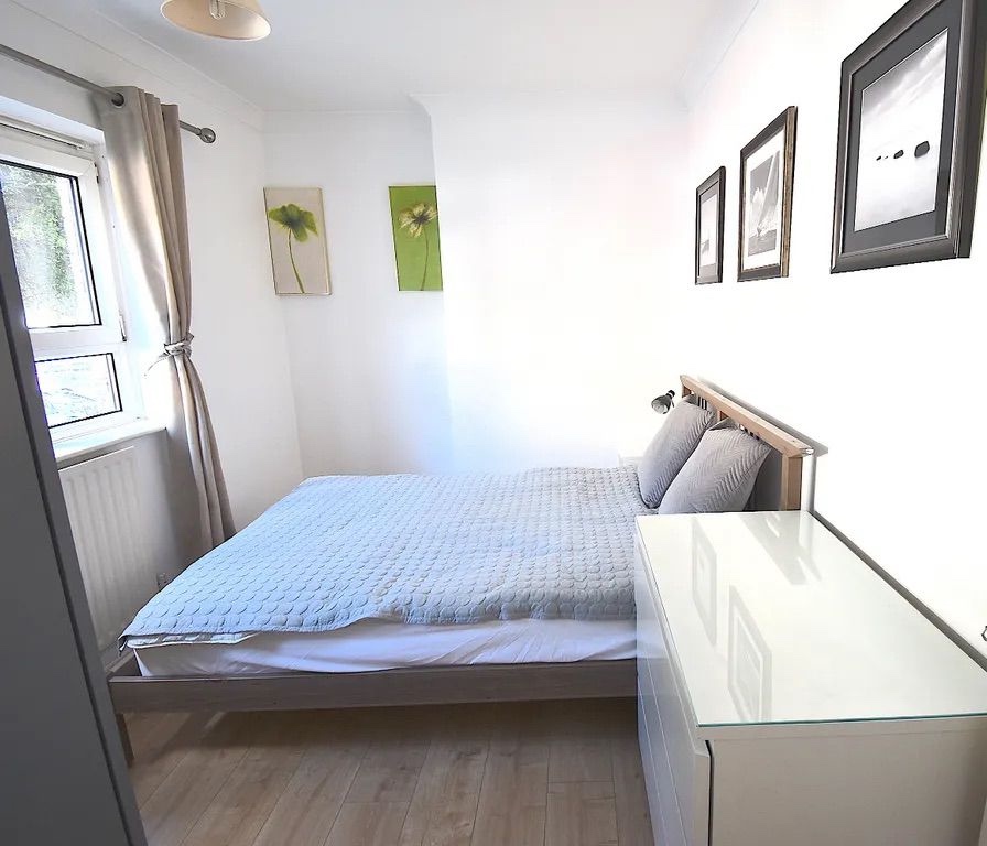 London Room in a Shared Flat, Macroom House, W9 To Rent Now for £