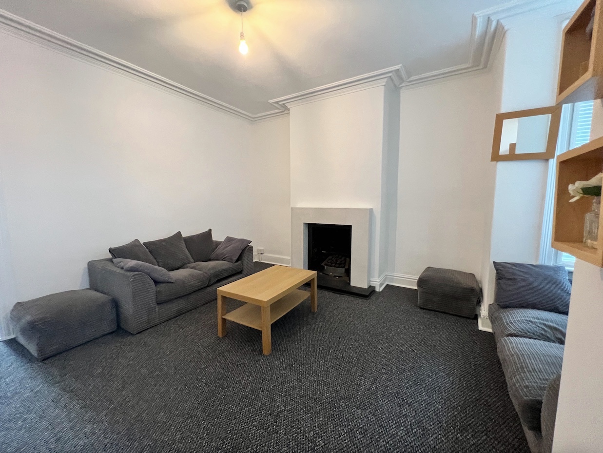 Horsforth, Leeds 4 Bed Terraced House, Low Lane, LS18 To Rent Now