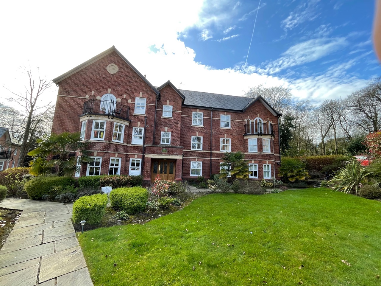 Bolton 2 Bed Flat, Heaton, BL1 To Rent Now for £1,100.00 p/m