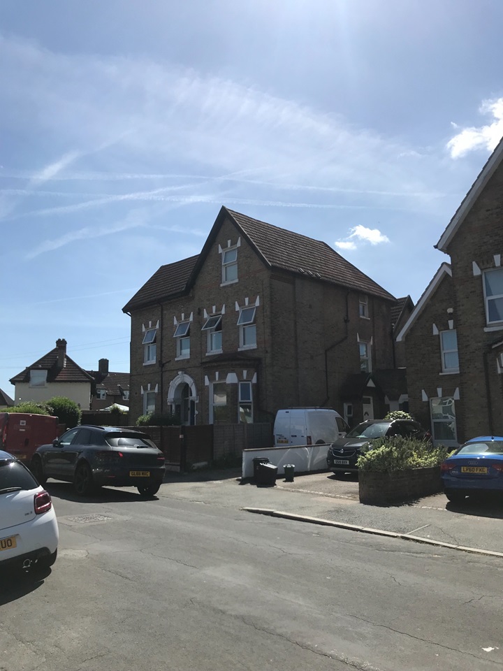 Bromley Room in a Shared House, Langley Rd, BR3 To Rent Now for £