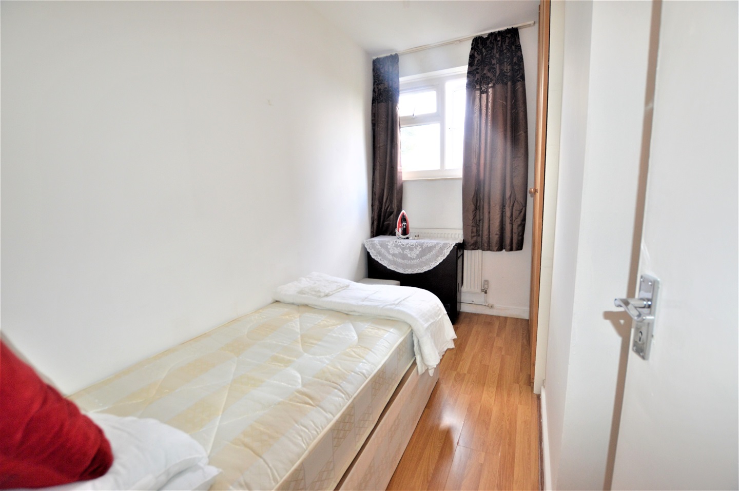 London Room in a Shared House, Wimbourne Court, N1 To Rent Now for