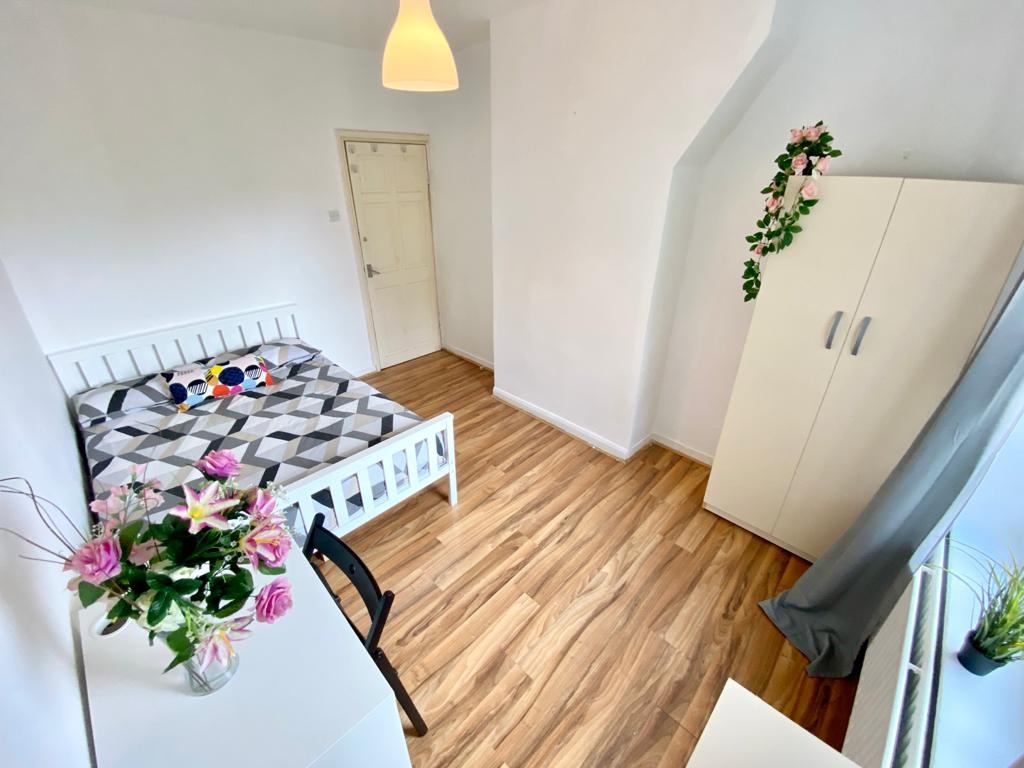 London Room in a Shared Flat, Lockwood House, SE11 To Rent Now for