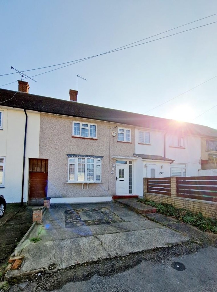 Romford 2 Bed Terraced House, Newbury Gardens, RM3 To Rent Now for