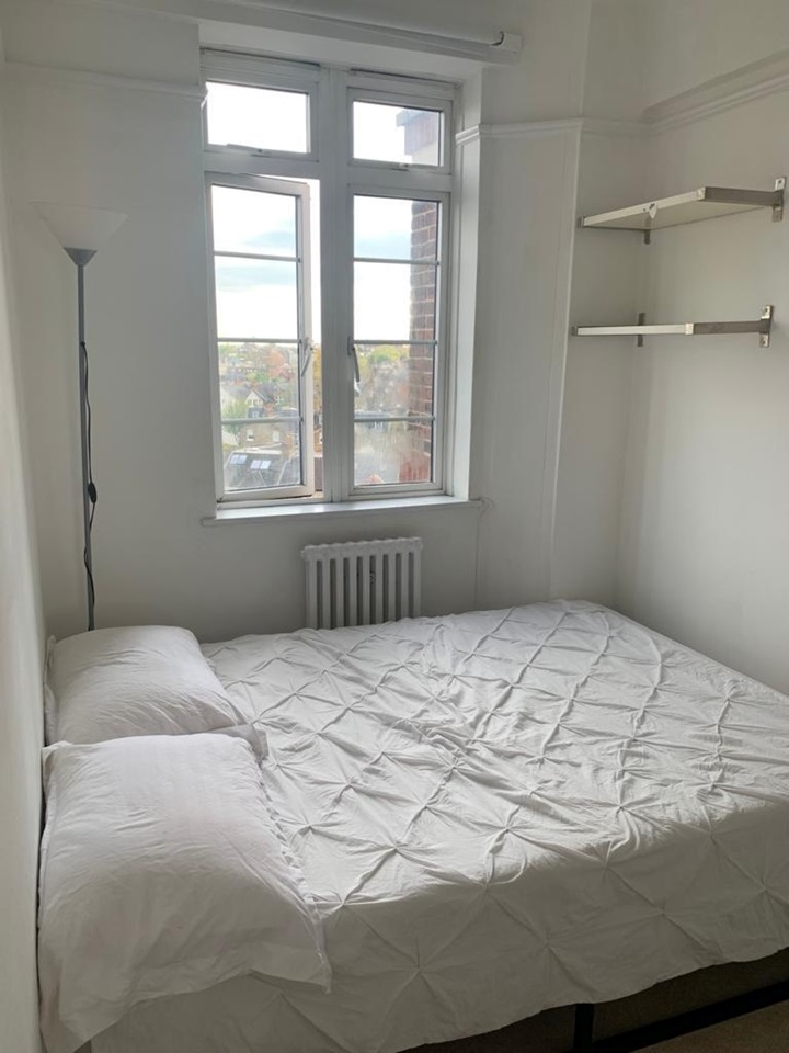 London Studio Flat, Du Cane Court, SW17 To Rent Now for £1,100.00 p/m