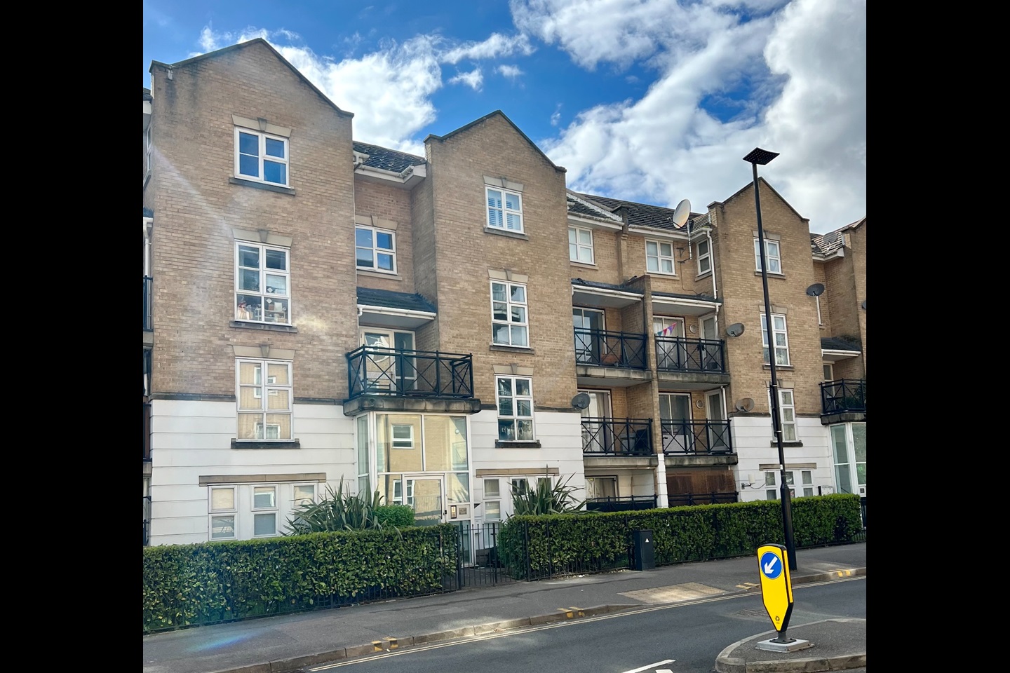 Feltham 2 Bed Flat, Highfield Road, TW13 To Rent Now for £1,550.00 p/m