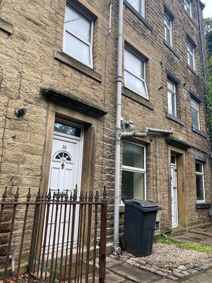 Berry Brow, Huddersfield 1 Bed Terraced House, Wood End, HD4 To