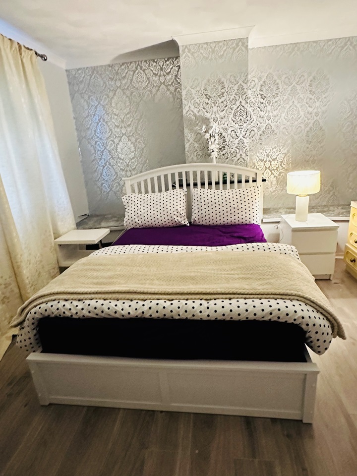Cwmbran Room in a Shared House, Monnow Court, NP44 To Rent Now for