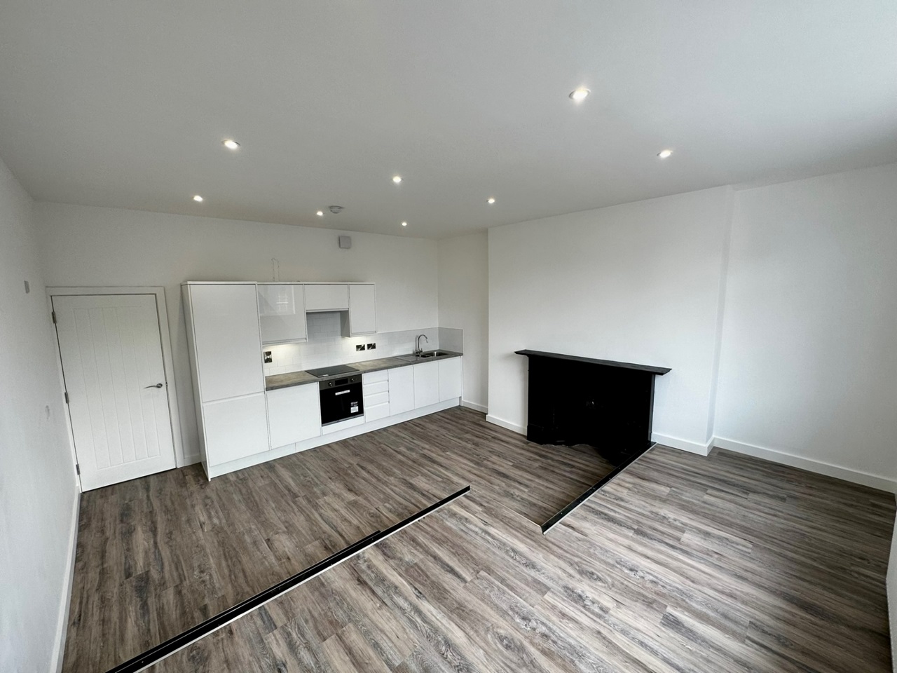 St. Bristol 2 Bed Flat, Church Road, BS5 To Rent Now for £