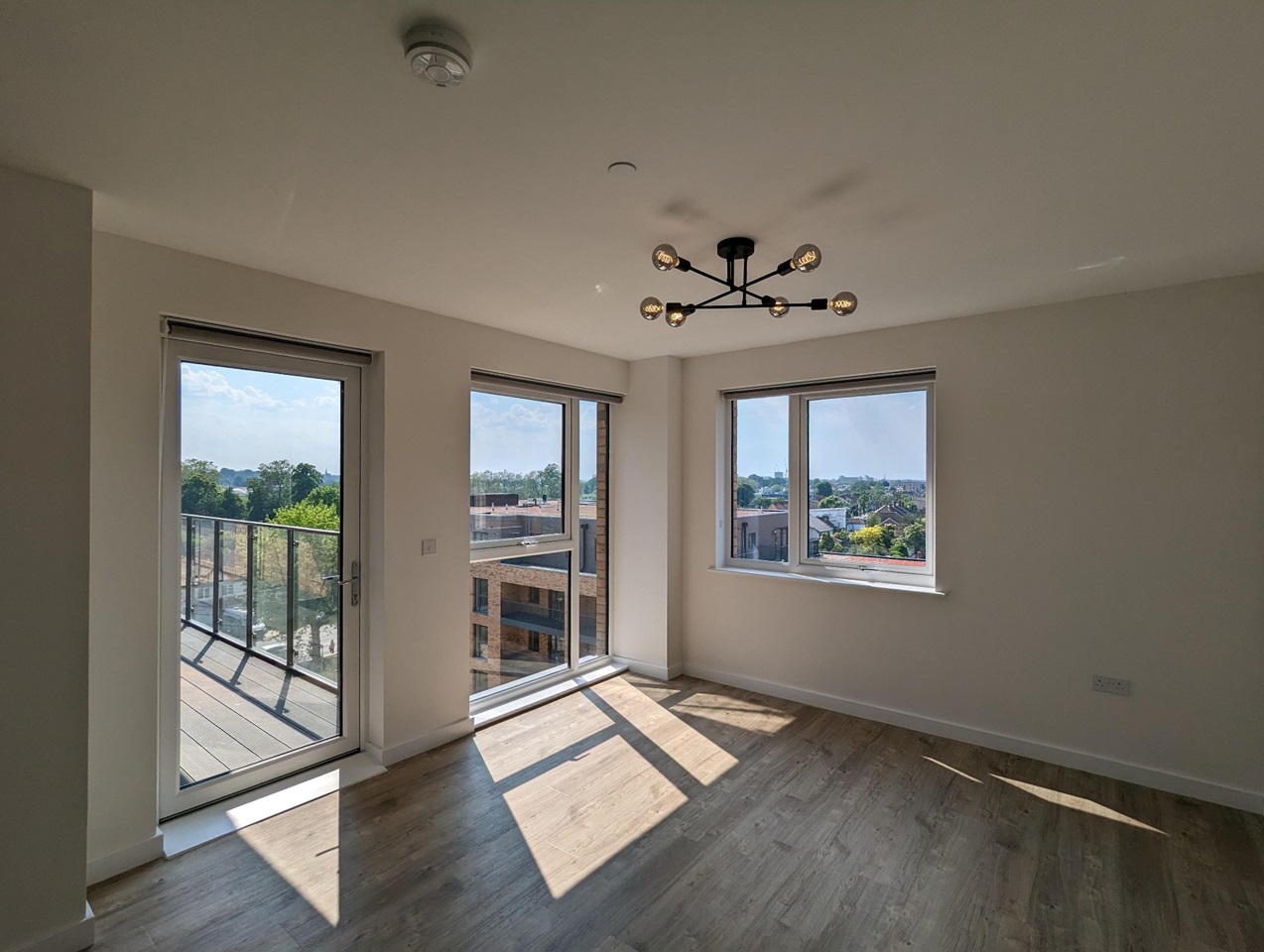 New Malden 3 Bed Flat, Coniston House, KT3 To Rent Now for £3,199.