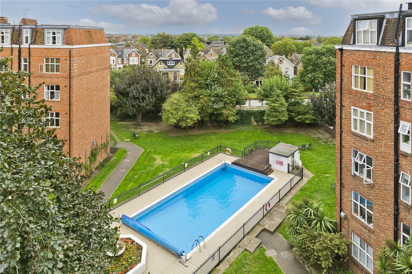 London 2 Bed Flat, Wellesley Road, W4 To Rent Now for £2,100.00 p/m