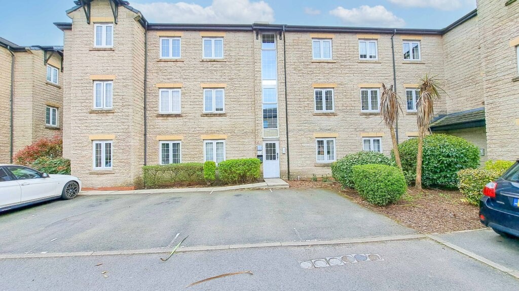 Haslingden, Rossendale 2 Bed Flat, Langwood Court, BB4 To Rent Now