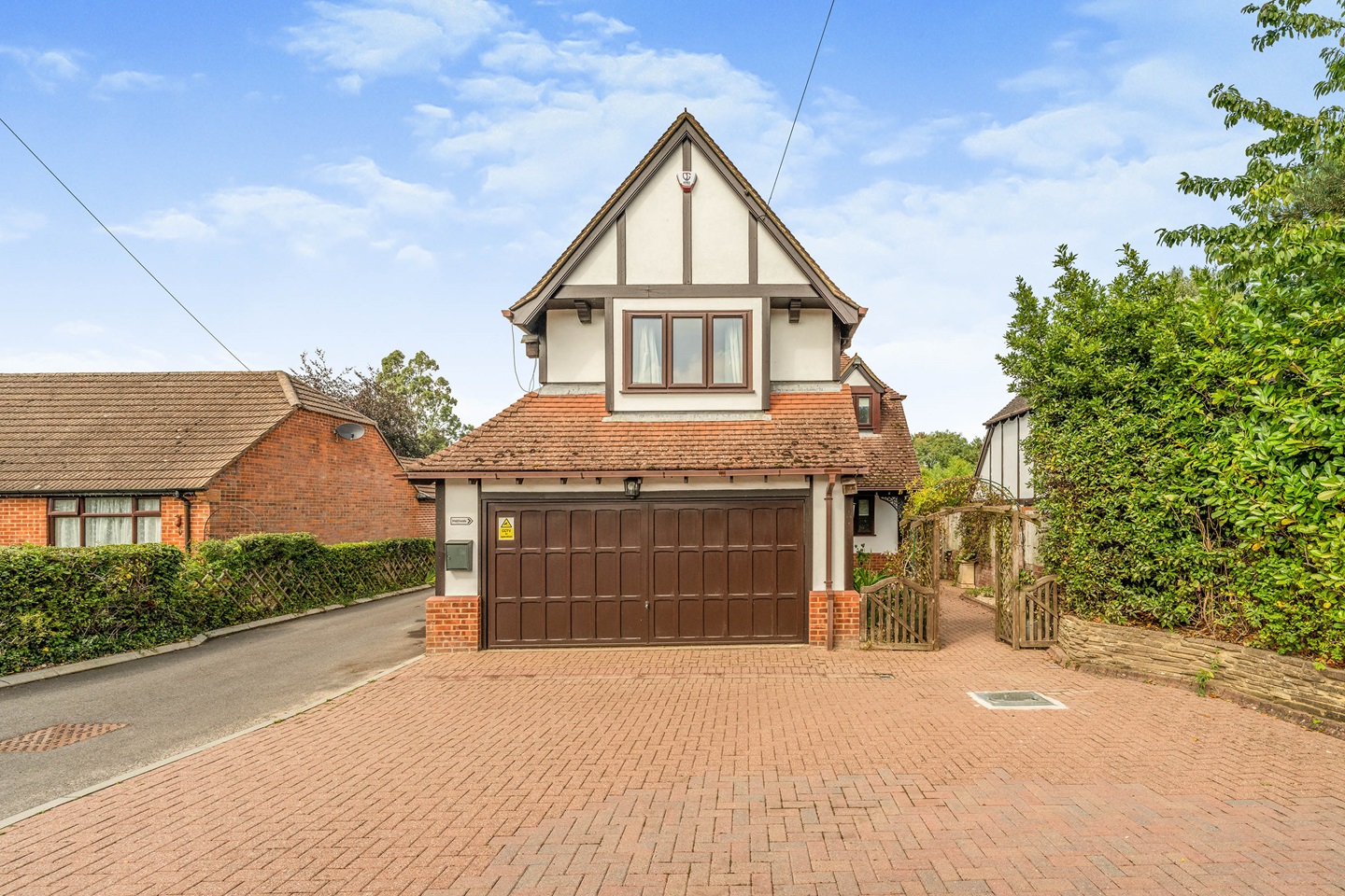 Warfield, Bracknell 4 Bed Detached House, Forest Road, RG42 To Rent