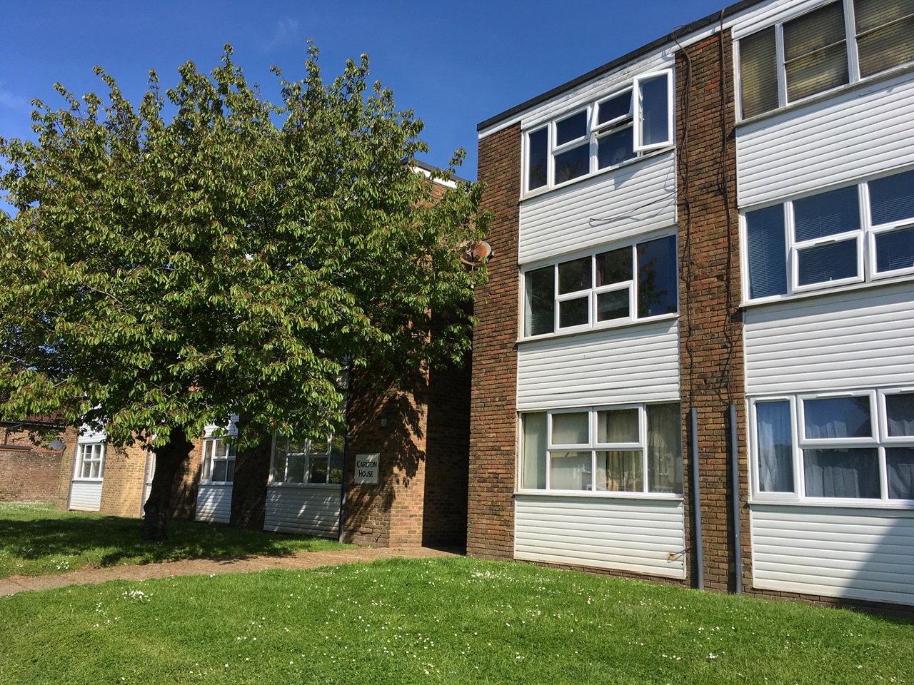Worthing 1 Bed Flat, Littlehampton Road, BN13 To Rent Now for £875.