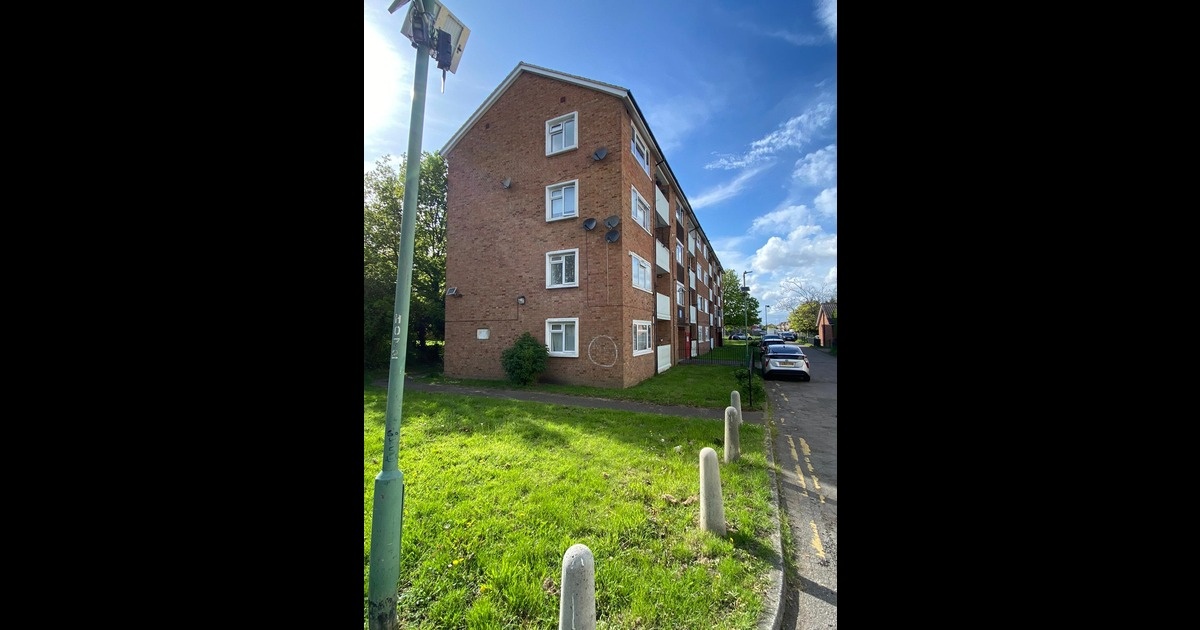 New Malden 2 Bed Flat, South Lane, KT3 To Rent Now for £1,800.00 p/m