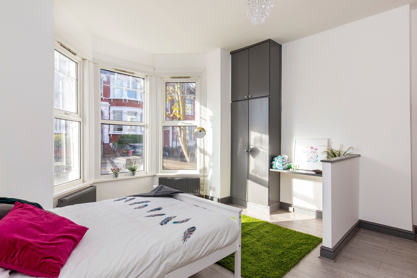 London Bedsit, Wightman Road, N4 To Rent Now for £1,250.00 p/m