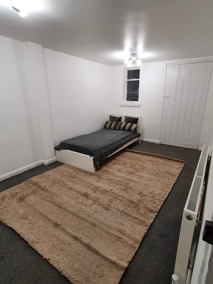St. Albans Studio Flat, Flint Way, AL3 To Rent Now for £850.00 p/m