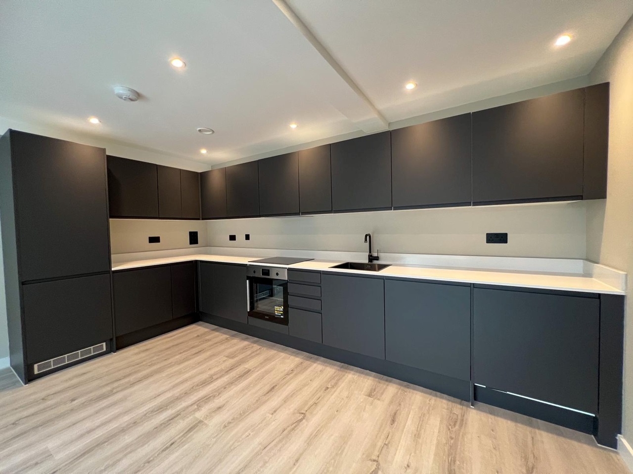 London 1 Bed Flat, Gladstone Park Gardens, NW2 To Rent Now for £