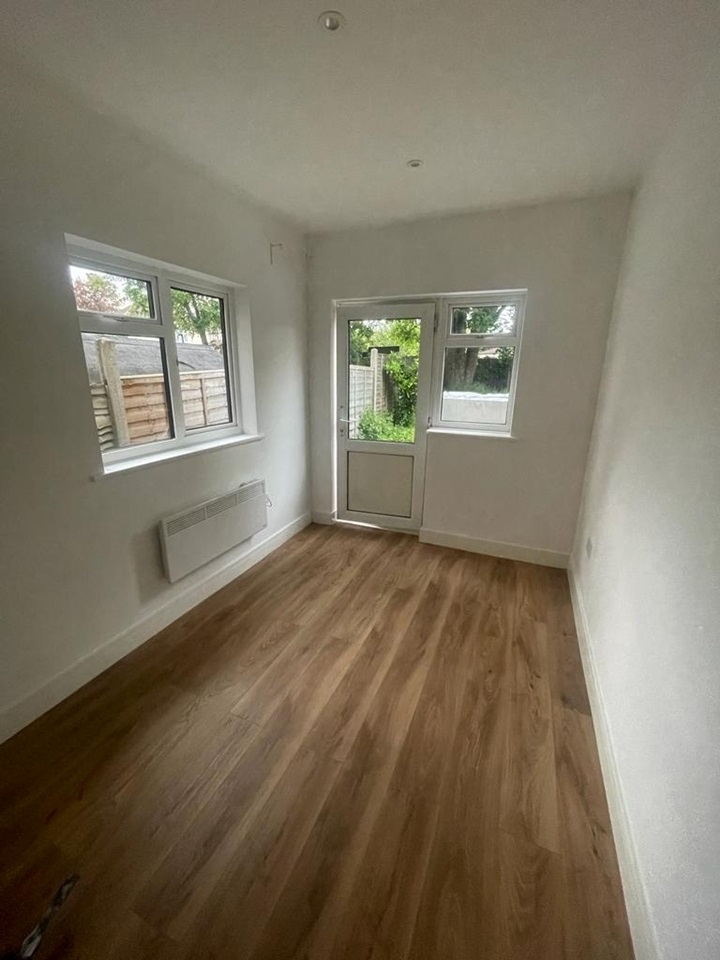 Hounslow Studio Flat, Kingsley Road, TW3 To Rent Now for £922.48 p/m