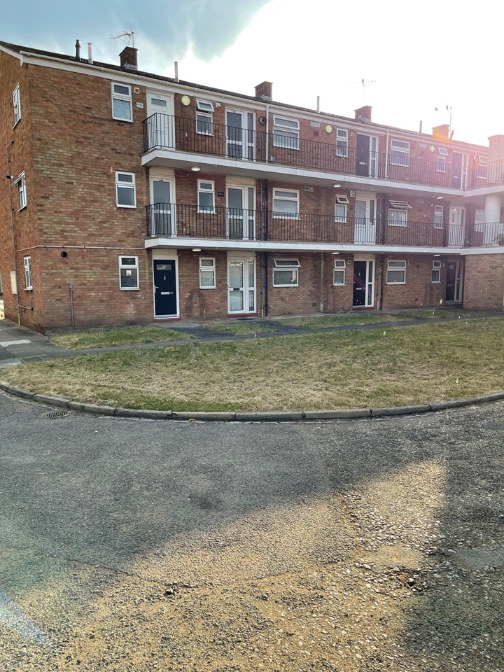 Ilford Studio Flat, Netley Road, IG2 To Rent Now for £1,350.00 p/m