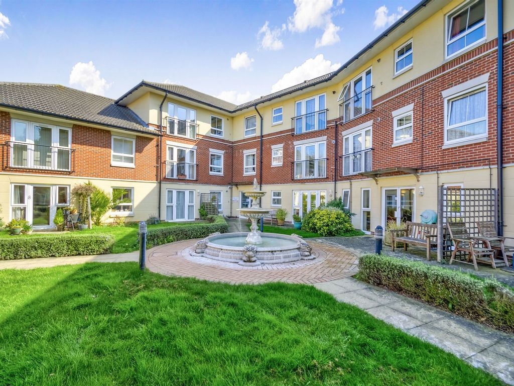 Southampton 2 Bed Flat, Hebron Court, SO15 To Rent Now for £1,400.