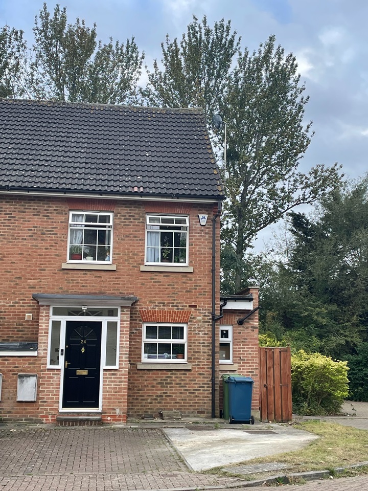 Pinner 4 Bed End Terrace, Edinburgh Close, HA5 To Rent Now for £