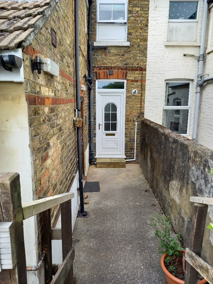 Cheriton, Folkestone 1 Bed Flat, Cheriton High St Ground Floor