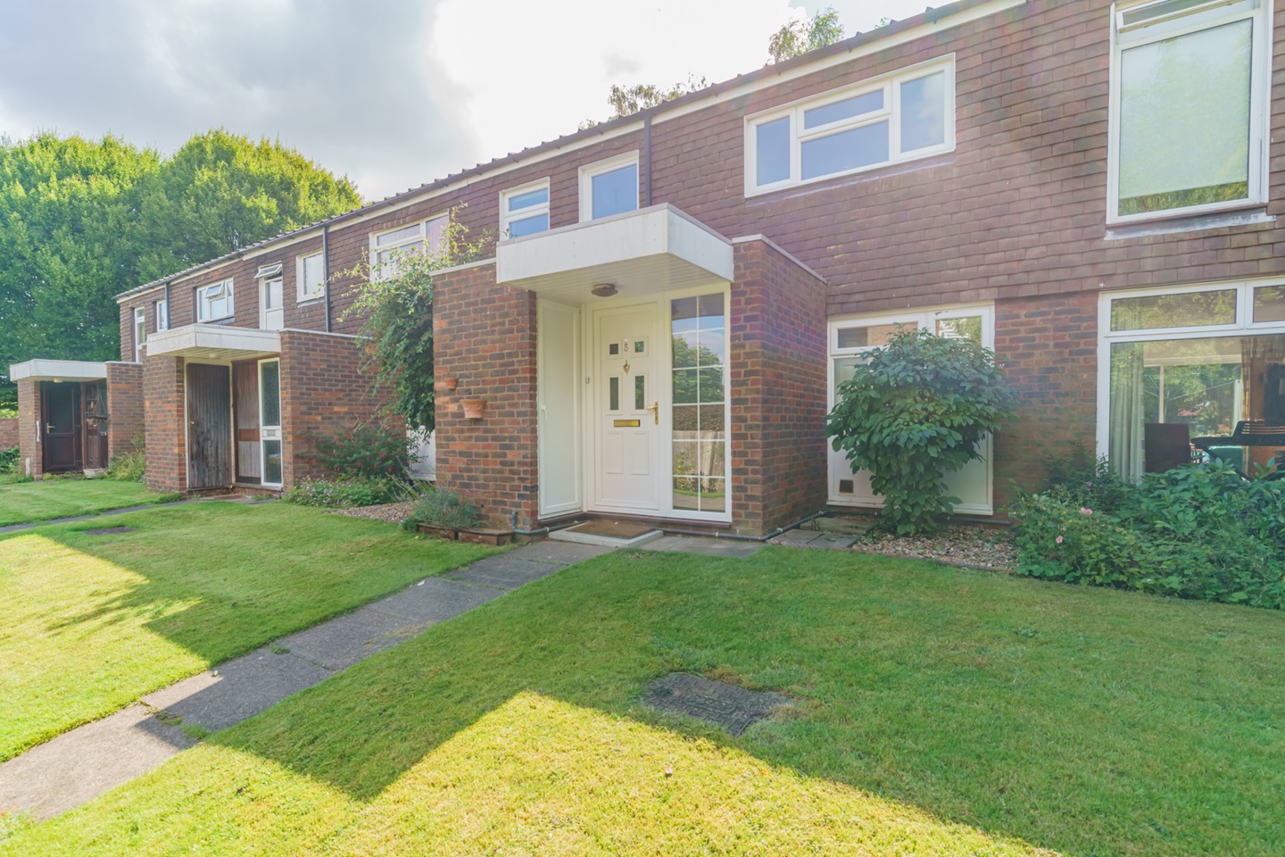 Reigate 4 Bed Terraced House, Cranston Close, RH2 To Rent Now for £