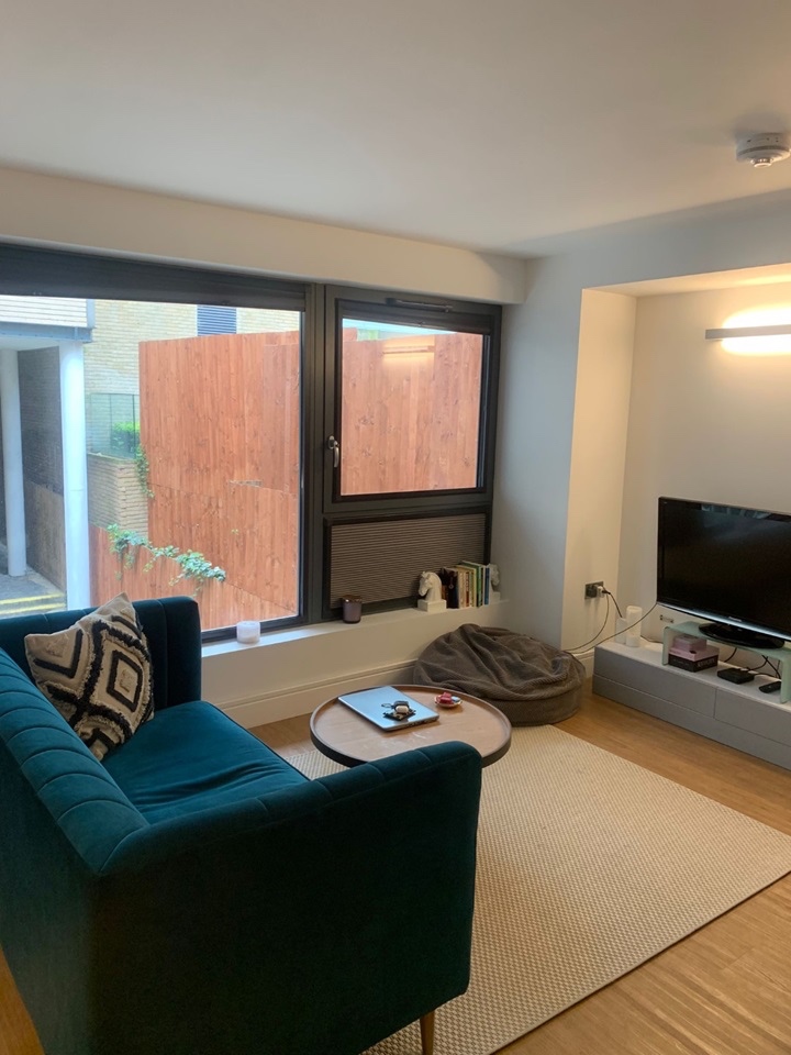 Wandsworth Studio Flat, Red Lion Square, SW18 To Rent Now for £