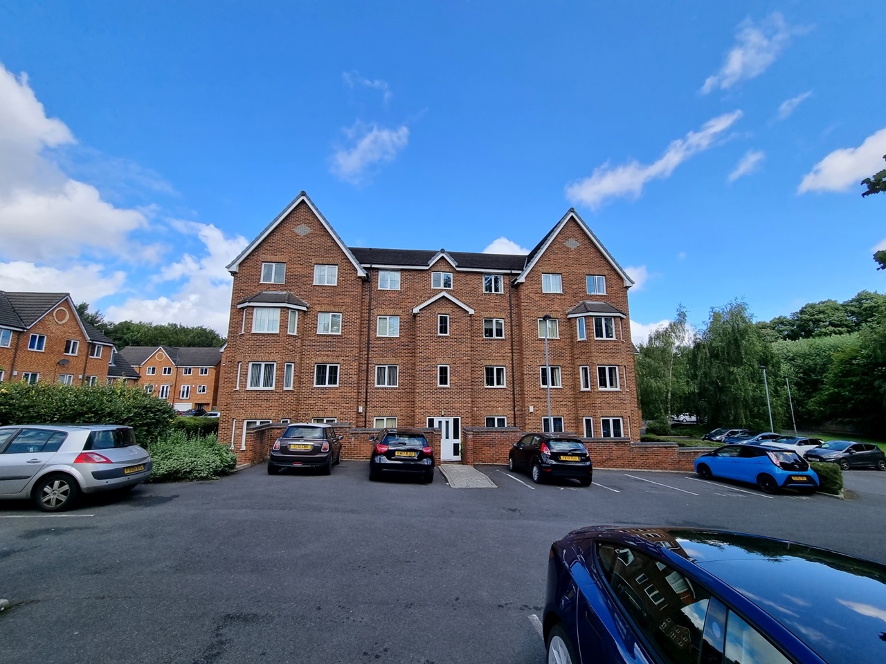 Pontefract 2 Bed Flat, Swillington House, WF8 To Rent Now for £625.