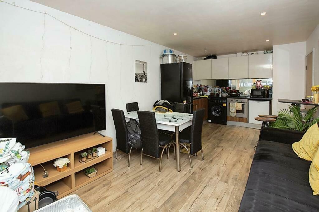 Barking 1 Bed Flat, Ropeworks, IG11 To Rent Now for £1,495.00 p/m