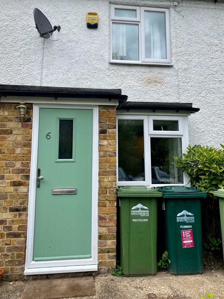 Shepperton 2 Bed Terraced House, Meadow View Cottages, TW17 To Rent