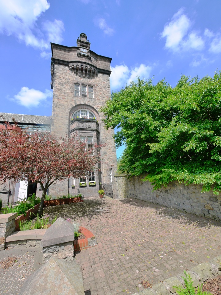 Edinburgh Studio Flat, St Leonard's Crag, EH8 To Rent Now for £760.