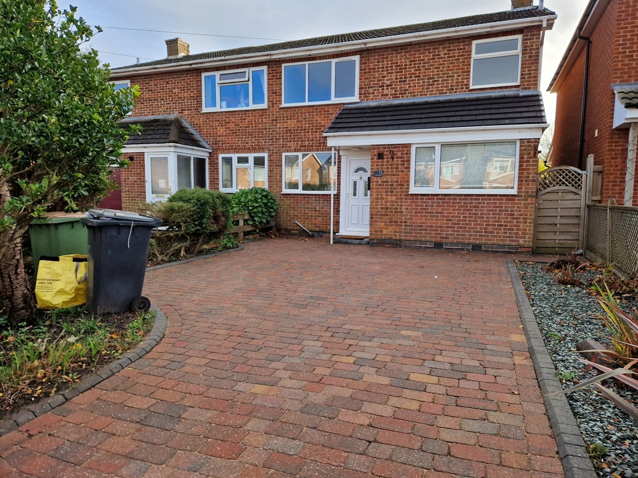 AshbyDeLaZouch 3 Bed SemiDetached House, Grange Close, LE65 To