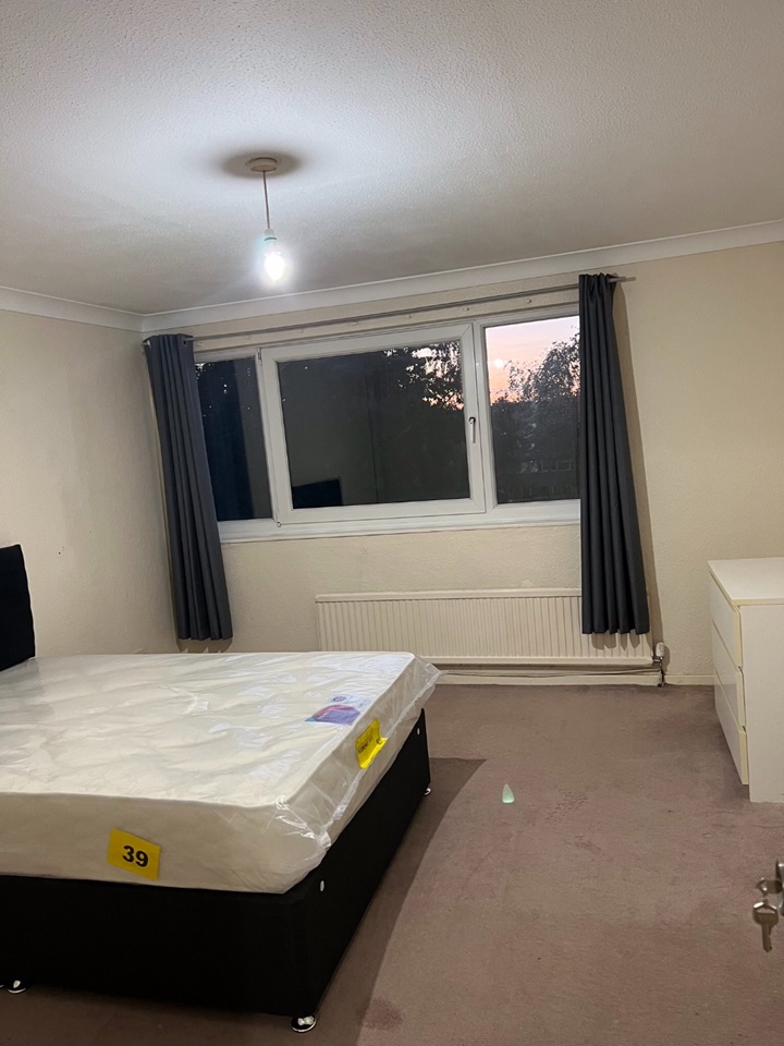 Conniburrow, Milton Keynes Room in a Shared House, Ramsons Avenue