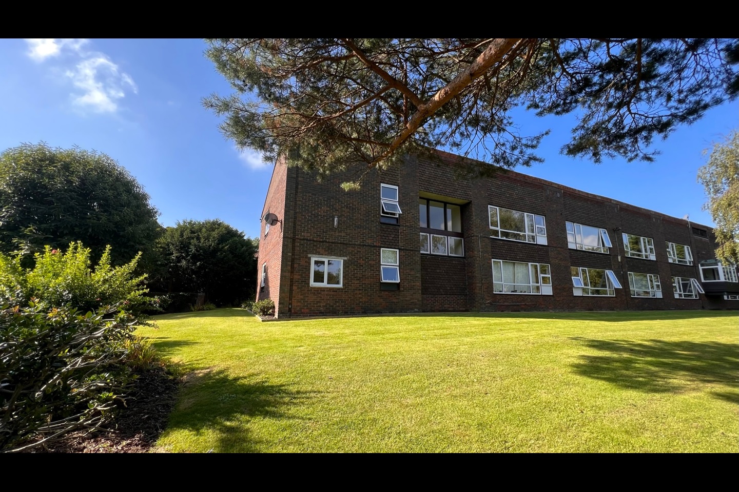 BexhillOnSea Studio Flat, Church Street, TN40 To Rent Now for £