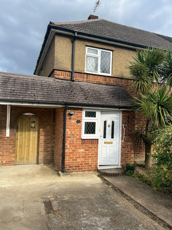 Hanworth, Feltham 3 Bed SemiDetached House, Hounslow Road, TW13 To