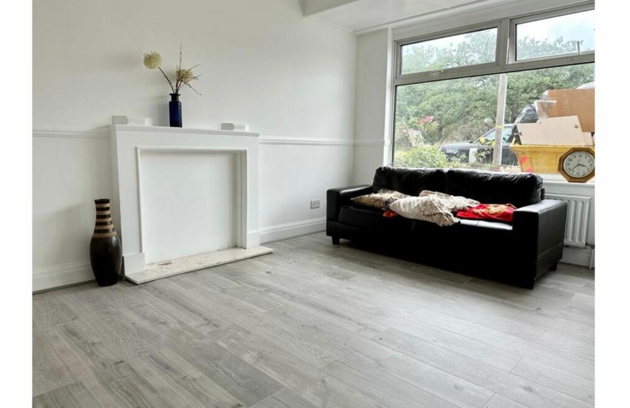 Bexleyheath 5 Bed SemiDetached House, Longleigh Lane, DA7 To Rent