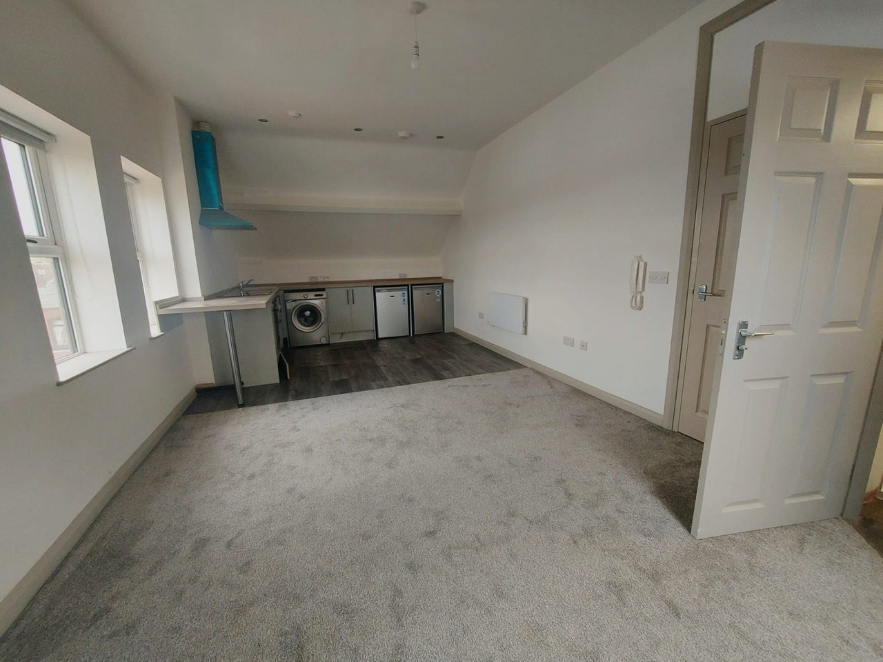 Farnworth, Bolton Studio Flat, Rawson Street, BL4 To Rent Now for £