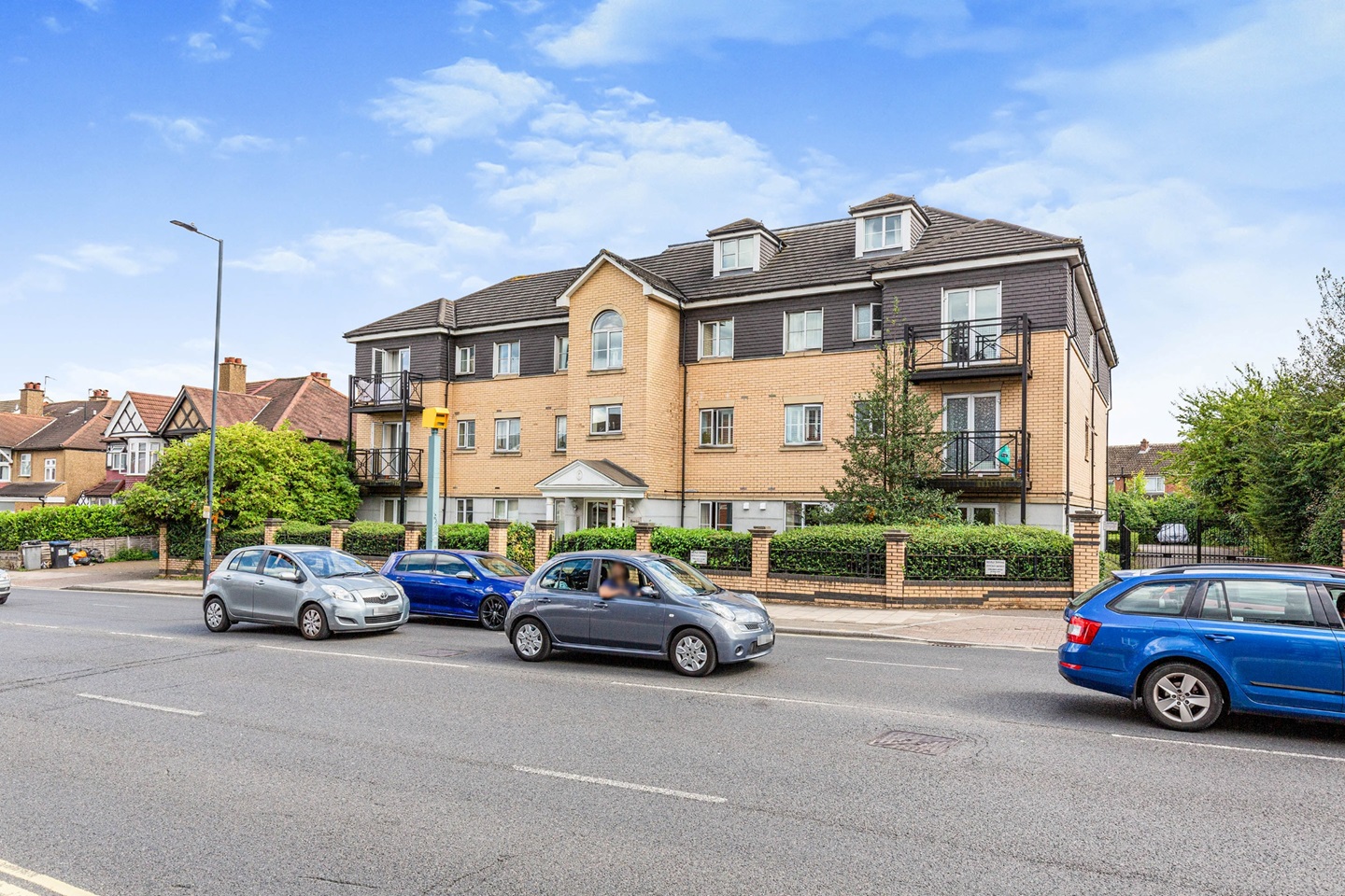 Harrow 3 Bed Flat, Bowles Court, HA3 To Rent Now for £2,750.00 p/m