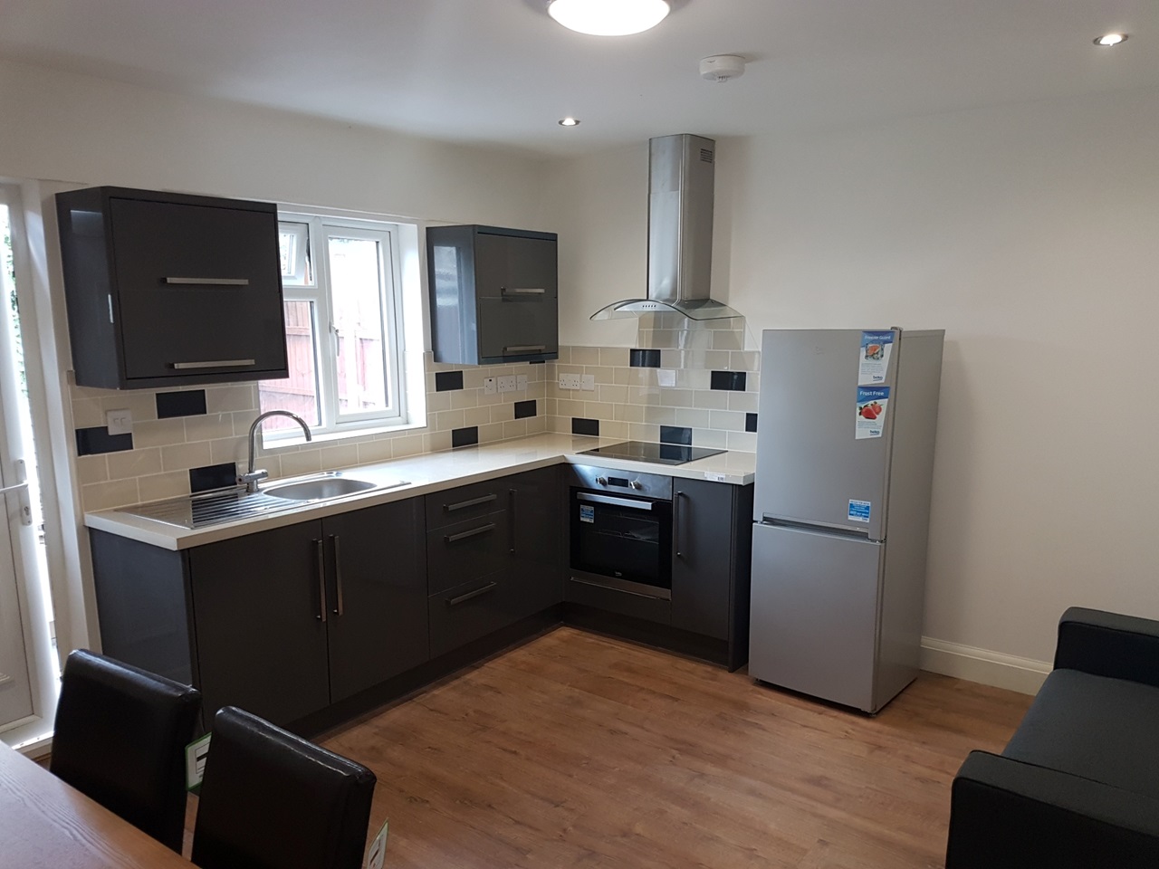 Hounslow Studio Flat, Great South West Road, TW4 To Rent Now for £