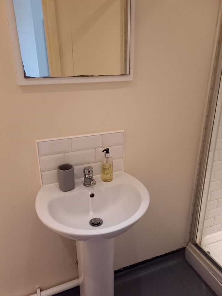 Liverpool Studio Flat, Pall Mall, L3 To Rent Now for £600.00 p/m