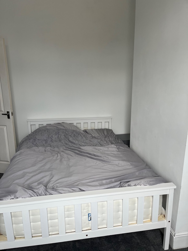 Newport Room in a Shared House, Constance Street, NP19 To Rent Now