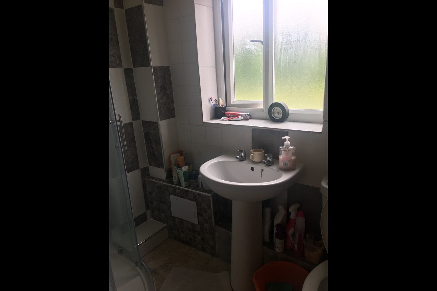 Leeds Room in a Shared House, Cottingley Drive, LS11 To Rent Now